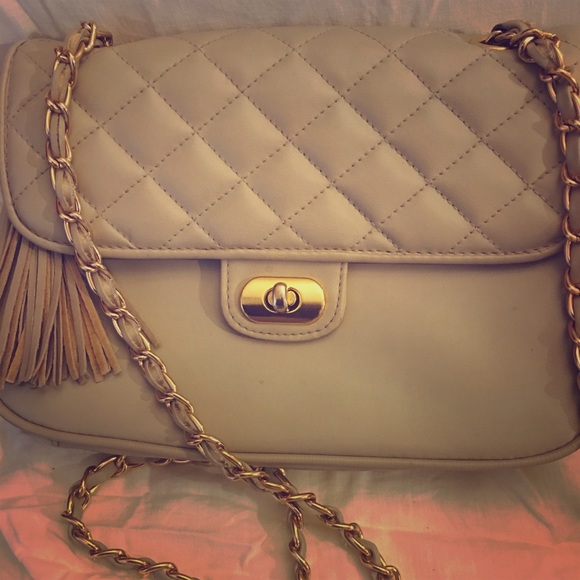 Quilted Neutral Shoulder Bag  Perfect for Spring - Picture 1 of 2
